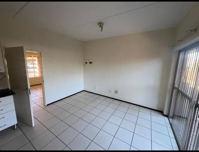 1 BEDROOM PROPERTY TO RENT IN WELTEVREDEN PARK